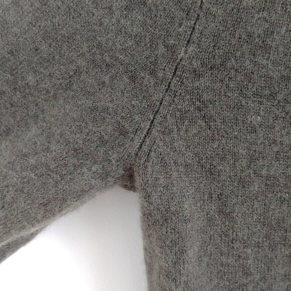 Lord + Taylor 100% cashmere green turtleneck sweater Medium Petite - Picture 8 of 15